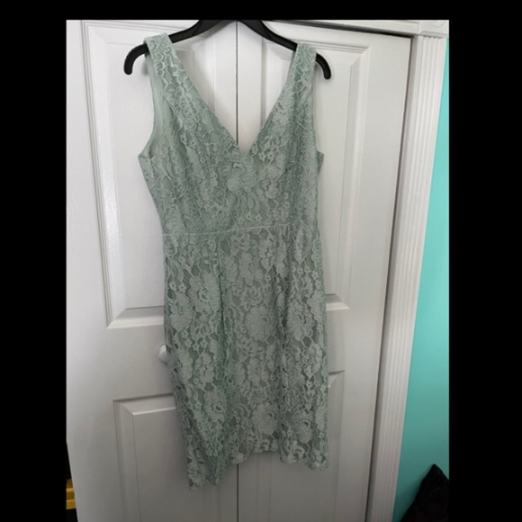 LULUS GREEN FLORAL LACE DRESS - Picture 1 of 3